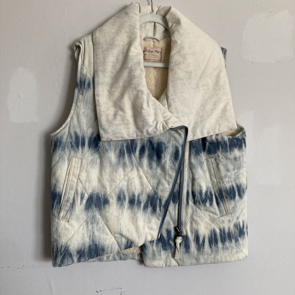 Free People Tie Dye Sherpa Puffer Vest LARGE White Blue Asymmetrical Boho